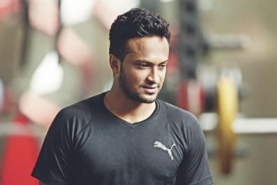 আঙুলের ইনজুরি থেকে সেরে ওঠার পথে সাকিব