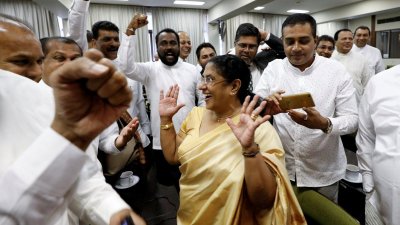 শ্রীলঙ্কার রাজনীতিতে নতুন মোড়, সংখ্যাগরিষ্ঠ এমপির অধিবেশন দাবি