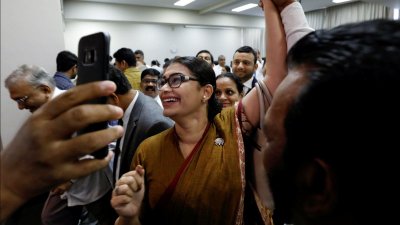 স্পিকারের সঙ্গে আলোচনার পর শ্রীলঙ্কার সংসদ সদস্যদের আনন্দ প্রকাশ