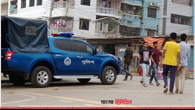 পল্লবী থানা পুলিশের টহল গাড়ি