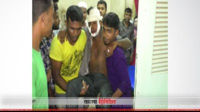 কাভার্ডভ্যানের ধাক্কায় আহত যাত্রী