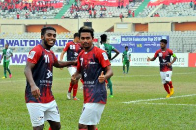 এই হাসি ধরে রাখতে পারেনি বসুন্ধরা