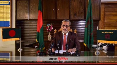 নিজ কার্যালয়ে জাতির উদ্দেশে ভাষণ দেন প্রধান নির্বাচন কমিশনার কে এম নূরুল হুদা