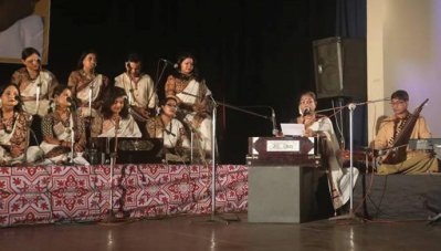 একক পরিবেশনায় রবীন্দ্রসংগীতশিল্পী আমিনা আহমেদ