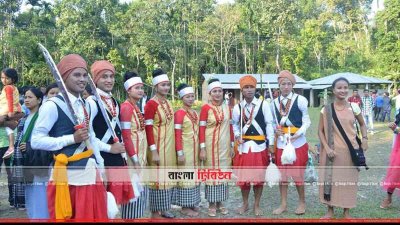 মৌলভীবাজারে খাসিয়া নৃ-গোষ্ঠীর বর্ষ বিদায় উৎসব অনুষ্ঠিত