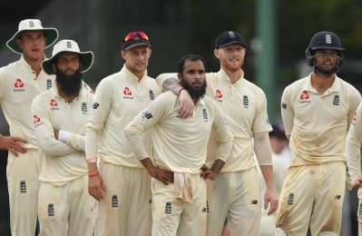 রশিদের স্পিনে নাজেহাল শ্রীলঙ্কা