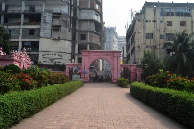 বুড়িগঙ্গার তীরে ইতিহাস ও ঐতিহ্যের আহসান মঞ্জিল