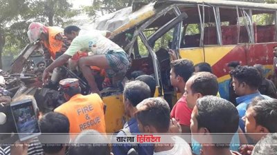 সিরাজগঞ্জে বাস-ট্রাক সংঘর্ষে পাঁচজন নিহত