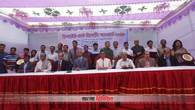 ডিআরইউ বেস্ট রিপোর্টিং অ্যাওয়ার্ড পাওয়া রিপোর্টাররা (ছবি: নাসিরুল ইসলাম)