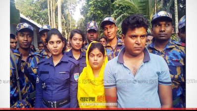 ওমর শেখের জামাই সোহাগ ও মেয়ে তাসলিমাকে আটক করে থানায় নিয়ে যাওয়া হচ্ছে 