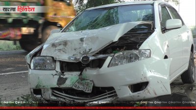 মানিকগঞ্জে প্রাইভেটকার ও অটোরিকশার সংঘর্ষে নিহত ১