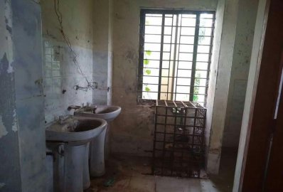 কুবিতে শিক্ষার্থীদের ব্যবহার্য শৌচাগারের বেহাল দশা