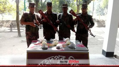 চাঁপাইনবাবগঞ্জ সীমান্তে ৬ কেজি গান পাউডার উদ্ধার