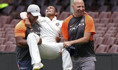 চোট পেয়ে এভাবেই মাঠ ছেড়েছেন পৃথ্বি শ