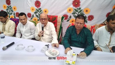 বক্তব্য রাখছেন কামরুল ইসলাম (ছবি&ndash; প্রতিনিধি)