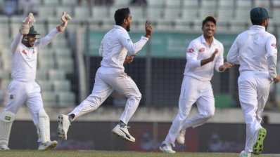 মিরাজের ৫ উইকেট শিকারে বিপর্যয় উইন্ডিজের