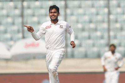 টেস্ট সিরিজের চার ইনিংসেই হেটমায়ারকে আউট করেছেন মিরাজ