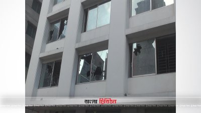 এমভি নিট ওয়্যার কারখানা ভাঙচুর করেছে বিক্ষুব্ধ শ্রমিকরা