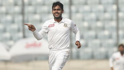 মিরপুর টেস্টে মিরাজের উইকেট উদযাপন