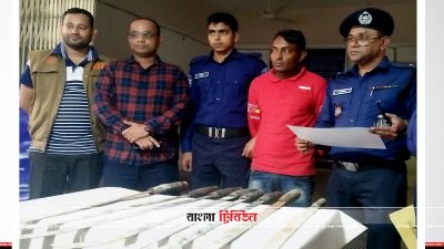 উদ্ধারকৃত রামদাসহ কৃষকলীগ নেতা একেএম মাসুদ ফারুক হত্যাকাণ্ডের আসামি মো. সাফায়েত 
