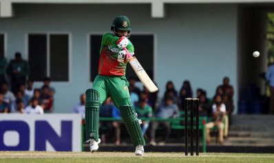 ক্যারিবিয়ানদের বিপক্ষে প্রস্তুতি ম্যাচের তামিমের একটি শট