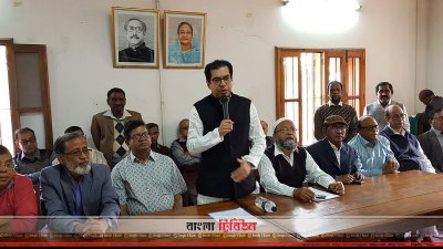 মুক্তিযোদ্ধাদের সঙ্গে মতবিনিময় অনুষ্ঠানে বক্তব্য রাখছেন যশোর সদর আসনে নৌকা মার্কার প্রার্থী বর্তমান সংসদ সদস্য কাজী নাবিল আহমেদ