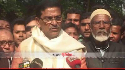 কুষ্টিয়ায় সাংবাদিকদের প্রশ্নের জবাব দিচ্ছেন আ.লীগের যুগ্ম সাধারণ সম্পাদক মাহবুব উল আলম হানিফ 