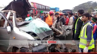 দুর্ঘটনার শিকার প্রাইভেটকার
