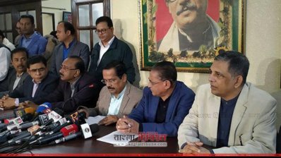 সংবাদ সম্মেলনে বক্তব্য রাখছেন জাহাঙ্গীর কবির নানক