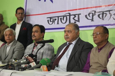 ঐক্যফ্রন্টের সংবাদ সম্মেলনে ড. কামাল হোসেন