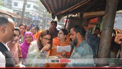 কাজী নাবিল আহমেদের পক্ষে প্রচারণা চালান তার স্ত্রী ডা. মালিহা মান্নান 