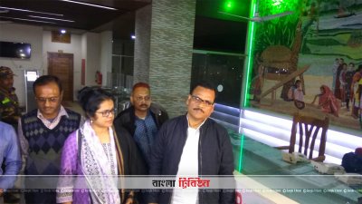 বিবিএনপির প্রার্থী হাবিবুল ইসলাম হাবিব (সামনে সাদা সার্ট ও কালো জ্যাকেট পরা)