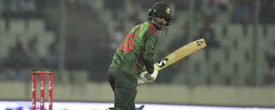 ৫ উইকেট হারিয়ে বিপদে বাংলাদেশ