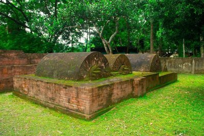 খড়ের দীঘি ঢিবি (ছবি: উইকিমিডিয়া কমন্স)