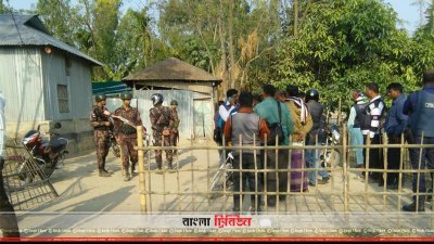 গ্রেফতারের পর ঘটনাস্থলে পুলিশ ও বিজিবির উপস্থিতি দেখা যায়
