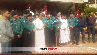 বনানী ক্যাথলিক চার্চ পরিদর্শন শেষে সাংবাদিকদের সঙ্গে কথা বলেন ডিএমপি কমিশনার