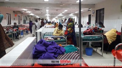 হাসপাতালে রোগীদের ভিড়