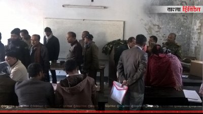 সাতক্ষীরায় সেনাবাহিনীর তত্ত্বাবধানে ইভিএম প্রদর্শনী