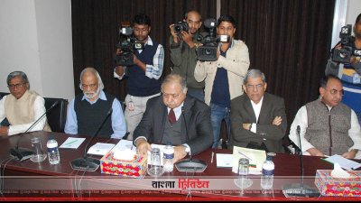 ইসিতে ড. কামাল হোসেনসহ ঐক্যফ্রন্টের নেতারা