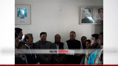 আ.লীগ মনোনীত প্রার্থী মৃণাল কান্তি দাসকে সমর্থন জানিয়েছেন জাতীয় পার্টি মনোনীত প্রার্থী গোলাম মোহাম্মদ রাজু