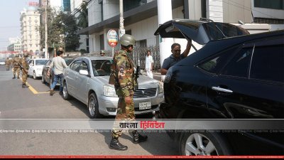 বাংলামোটর এলাকায় সেনা তল্লাশি