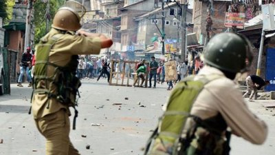 কাশ্মিরে ভারতীয় নিরাপত্তা অভিযানে নিহত ৪