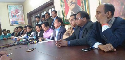 সংবাদ সম্মেলনে নানক