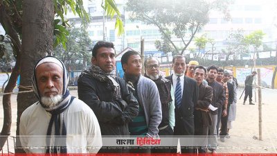 ভোটারদের লাইন