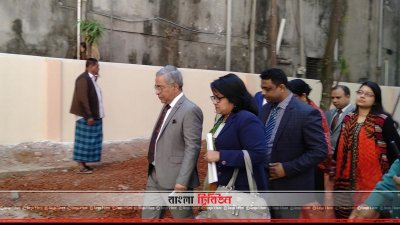 সপরিবারে ভোট দিলেন প্রধান বিচারপতি