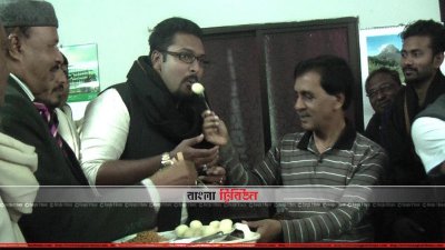 নওগাঁ-৫ আসনের বিজয়ী প্রার্থী ব্যারিস্টার নিজাম উদ্দিন জন বিএনপির পরাজিত প্রার্থীর সঙ্গে সৌজন্য সাক্ষাত করতে গেলে তাকে মিষ্টি মুখ করোনো হয় 