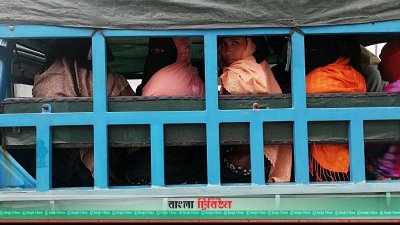 উদ্ধার করা কয়েকজন রোহিঙ্গা নারী