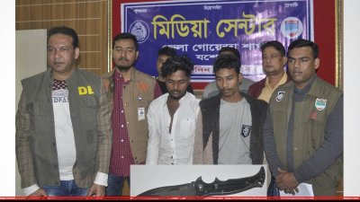 ব্যবসায়ী হত্যার ঘটনায় ছুরিসহ দুইজন আটক