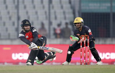 আবারও ব্যর্থ খুলনার ব্যাটসম্যানরা