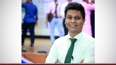 ঢাকা জেলা প্রশাসনের নির্বাহী ম্যাজিস্ট্রেট রাজিবুল ইসলাম। ছবিটি তার ফেসবুক থেকে নেওয়া।